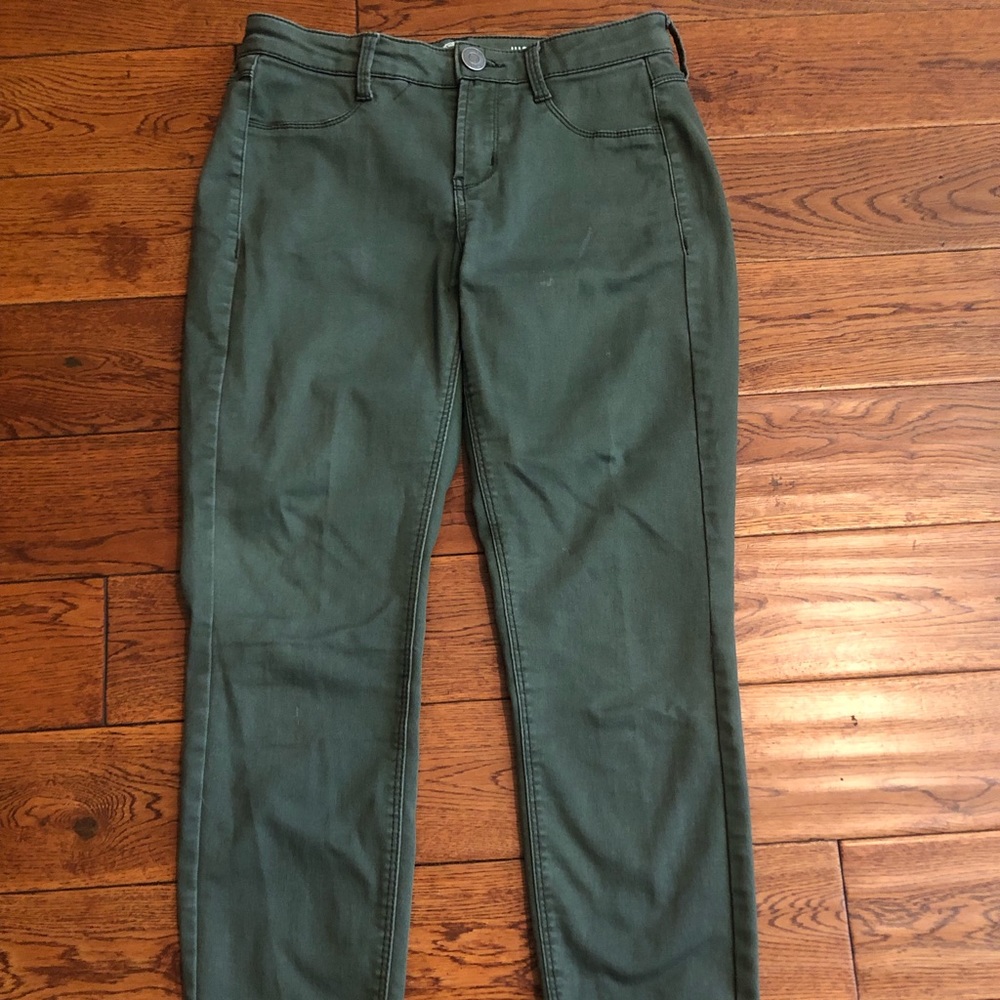 Army Green High Rise Jeggings
Size 3